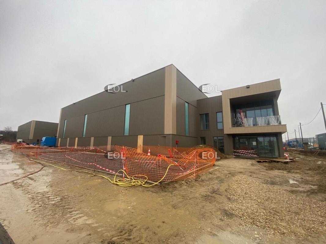 Industrial in Croissy-Beaubourg for lease Building Photo- Image 1 of 11