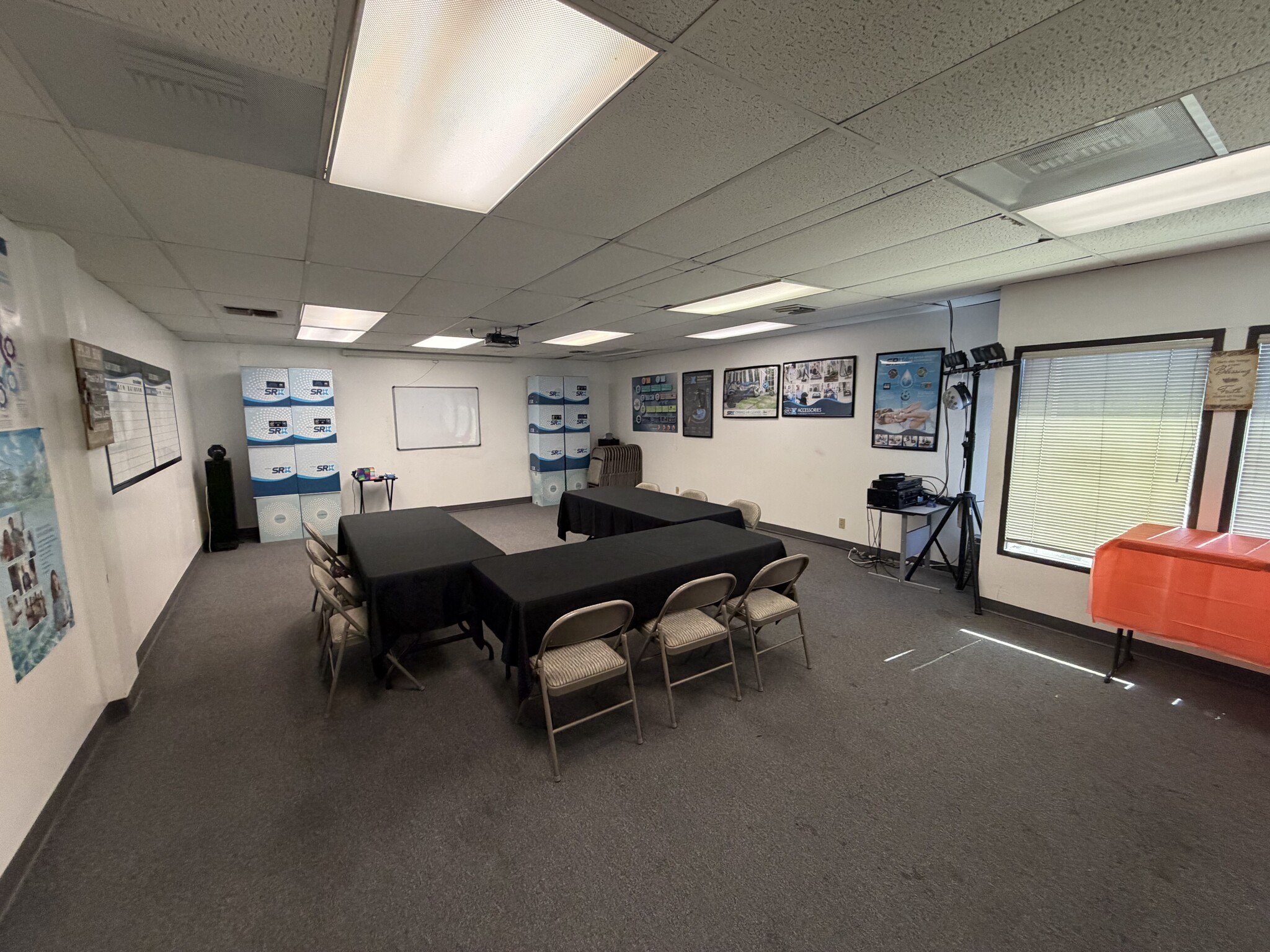 17520-17538 Studebaker Rd, Cerritos, CA à louer Photo intérieure- Image 1 de 6