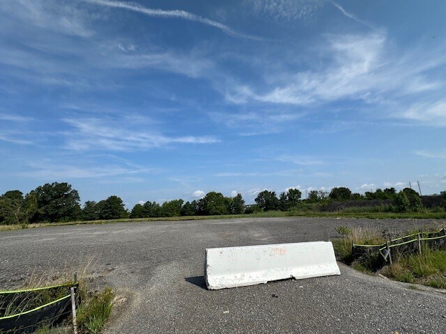 Bainbridge Point, Chesapeake, VA à louer - Photo du bâtiment - Image 3 de 11