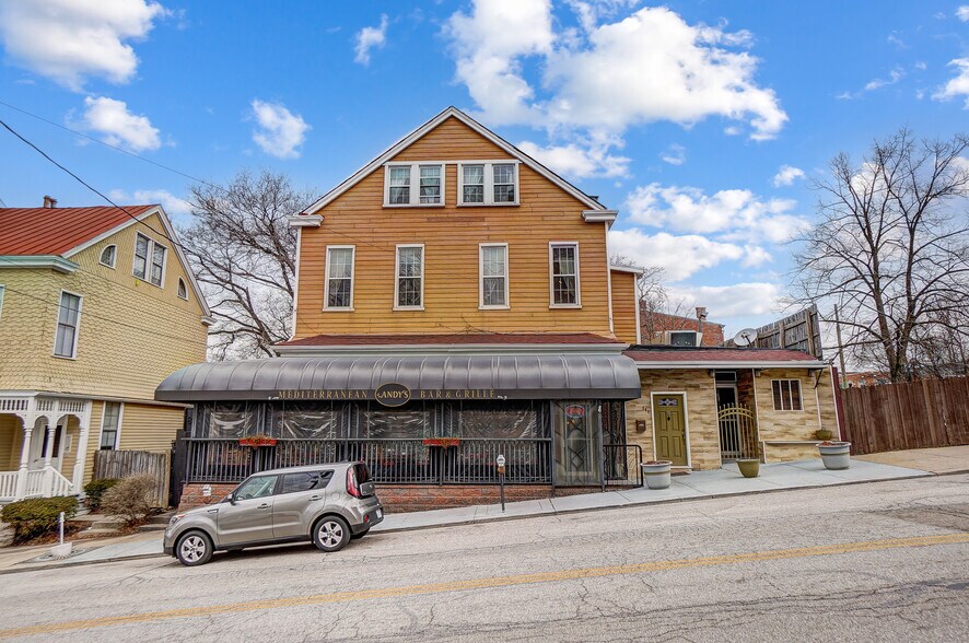 906 Nassau St, Cincinnati, OH for sale - Building Photo - Image 1 of 63