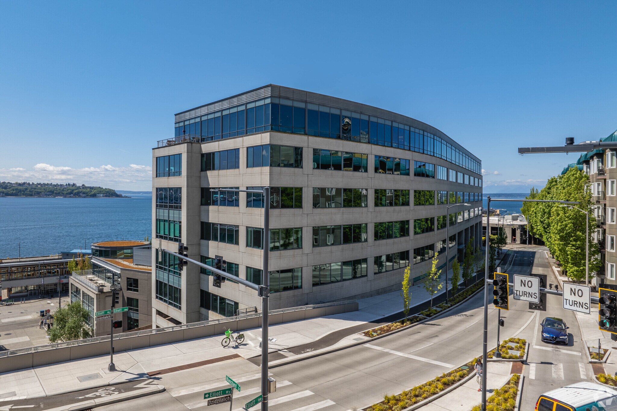 2211 Elliott Ave, Seattle, WA à louer Photo du bâtiment- Image 1 de 7
