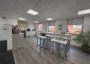 49 Mill St, Bedford for lease Interior Photo- Image 2 of 3