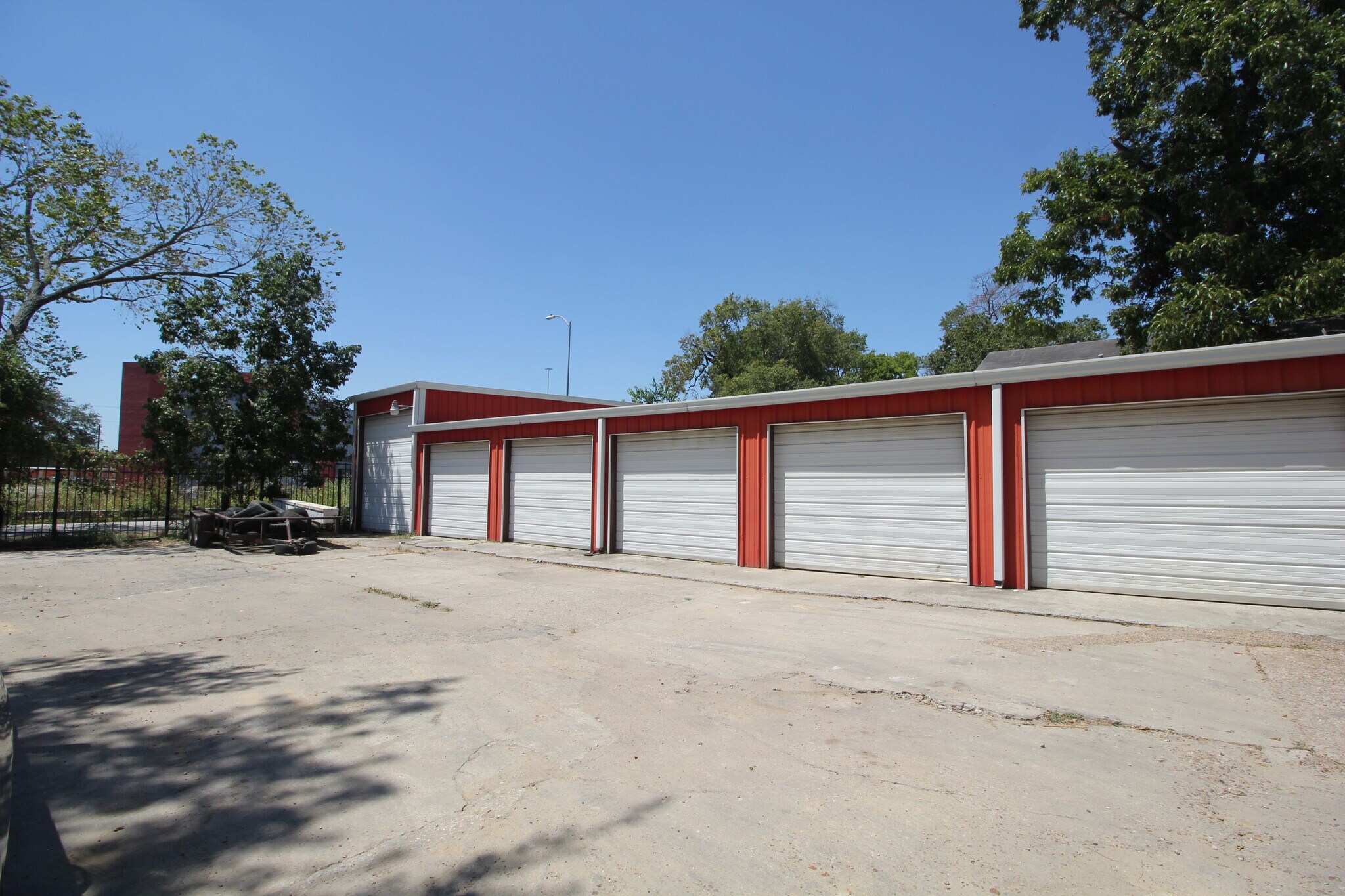 2736 Fennell St, Houston, TX for lease Primary Photo- Image 1 of 5