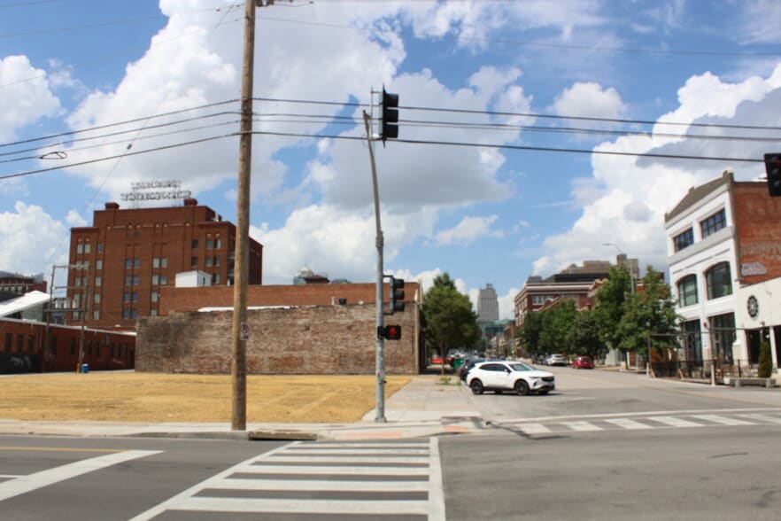 1824 McGee St, Kansas City, MO for lease - Building Photo - Image 3 of 4