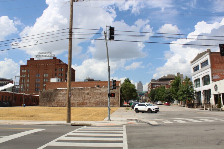 1824 McGee St, Kansas City, MO à louer - Photo du bâtiment - Image 3 de 4