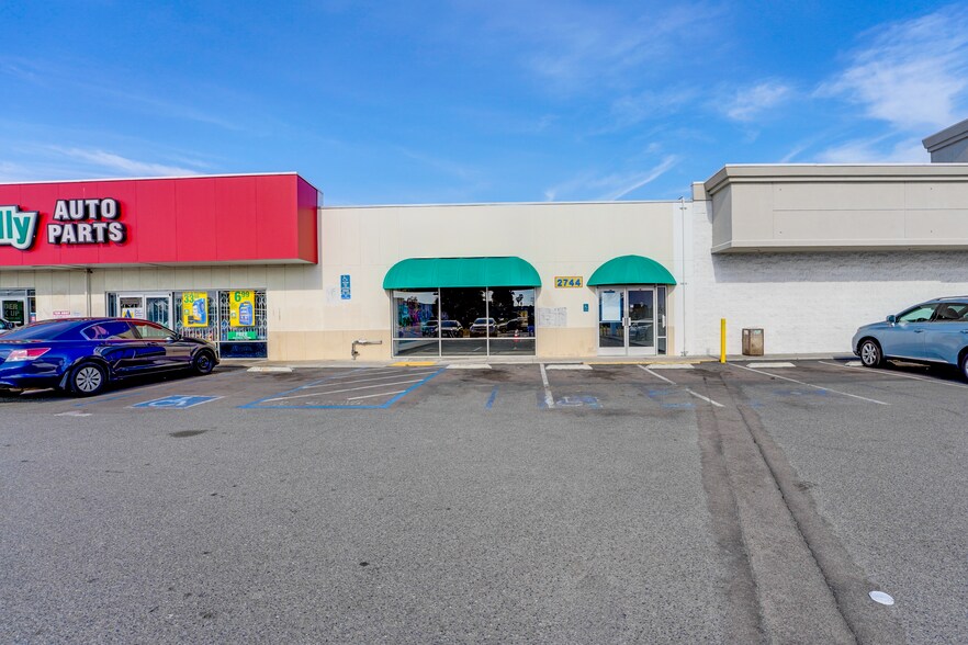 2744-2790 Midway Dr, San Diego, CA à louer - Photo du bâtiment - Image 3 de 6