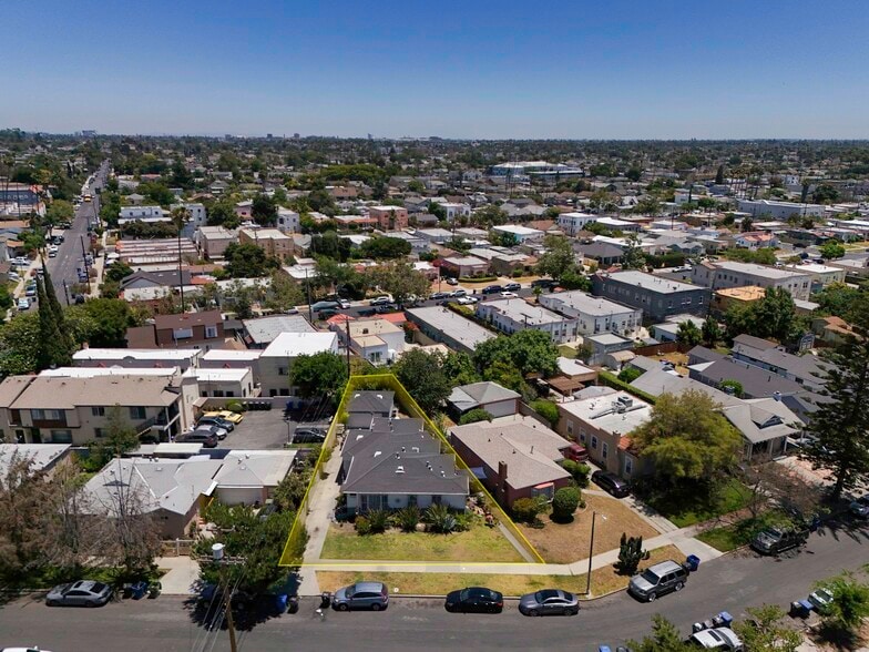 2918 11th Ave, Los Angeles, CA for sale - Aerial - Image 1 of 6