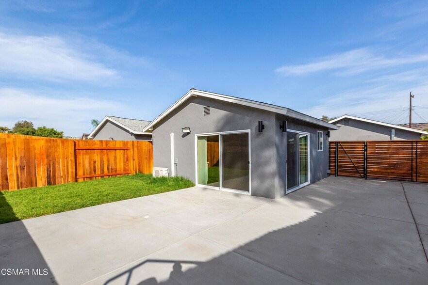 659 Brossard Dr, Thousand Oaks, CA à vendre - Photo du bâtiment - Image 3 de 19