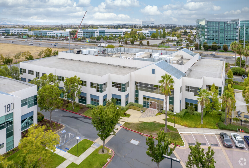 150 Baytech Dr, San Jose, CA à louer - Photo du bâtiment - Image 3 de 8