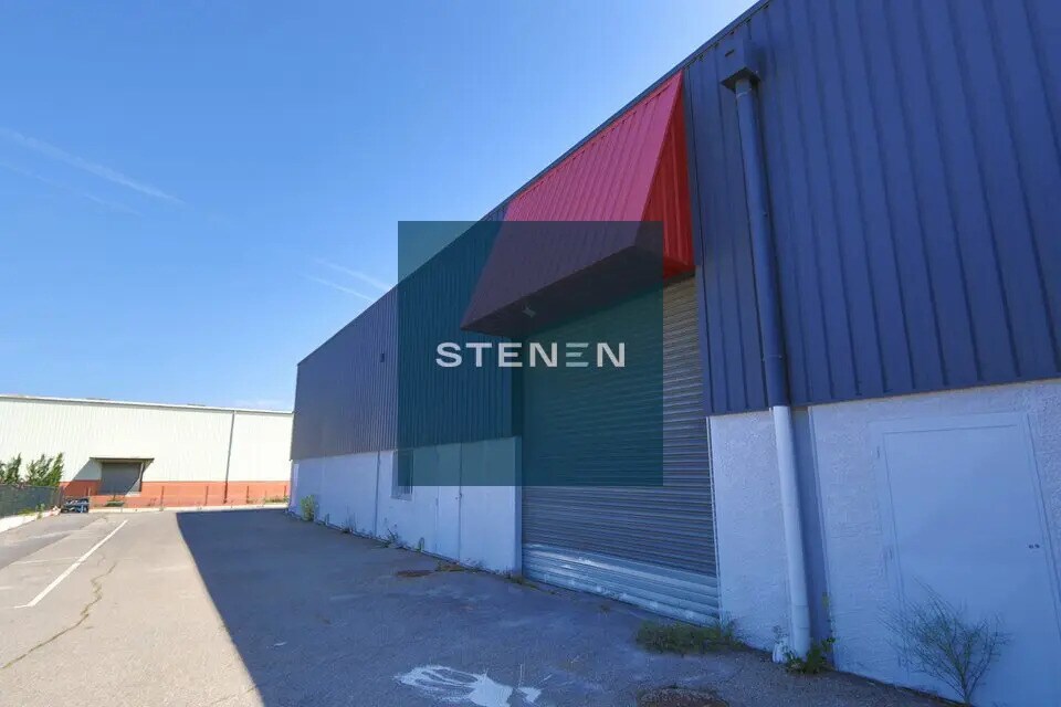 Industrial in Rognac for lease Building Photo- Image 1 of 6