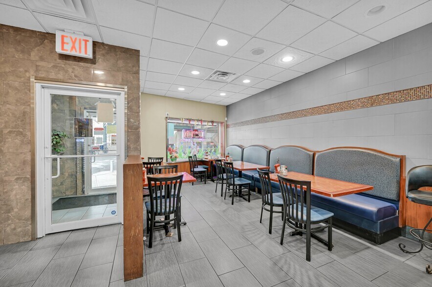 135 Westchester Sq, Bronx, NY à vendre - Photo intérieure - Image 3 de 19