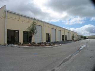 17030 Alico Commerce Ct, Fort Myers, FL à louer - Photo du bâtiment - Image 2 de 7