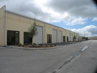 17030 Alico Commerce Ct, Fort Myers, FL à louer - Photo du bâtiment - Image 3 de 22