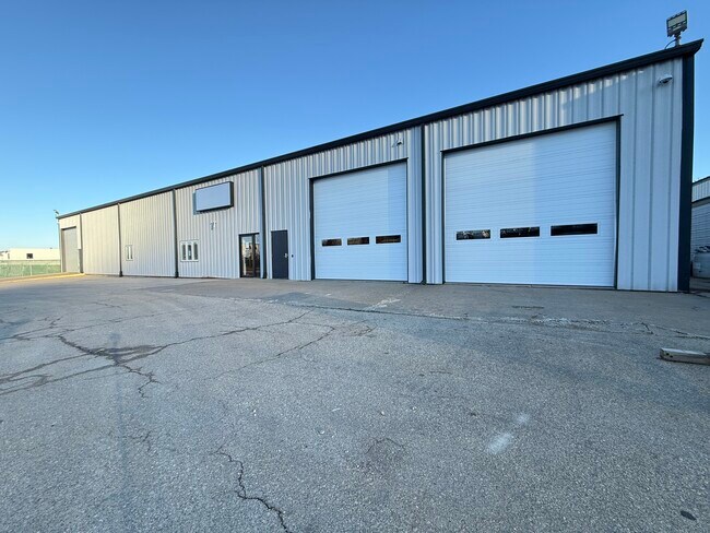 Plus de détails pour 10435 Bronzewood Dr, Dubuque, IA - Industriel à vendre