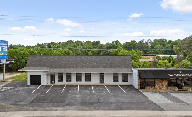 Plus de détails pour 734 Ashland Ter, Chattanooga, TN - Commerce de détail à vendre