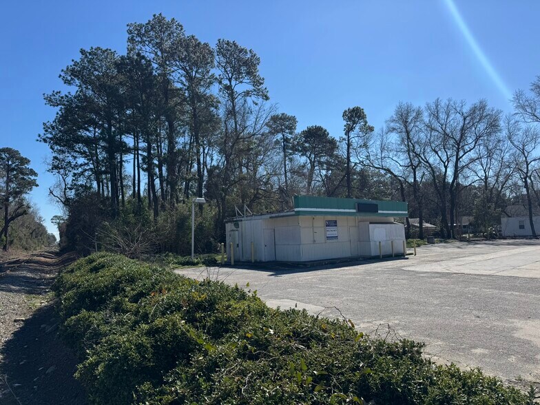 5154 N Rhett Ave, North Charleston, SC à vendre - Photo du bâtiment - Image 2 de 18