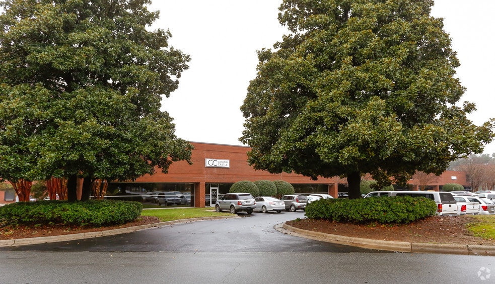 6600 Northpark Blvd, Charlotte, NC à louer - Photo du bâtiment - Image 1 de 4