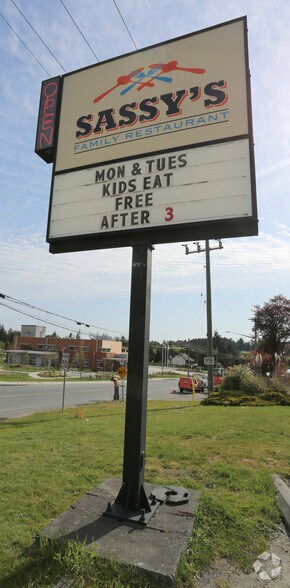 6719 W Saanich Rd, Central Saanich, BC à vendre - Photo du bâtiment - Image 2 de 3