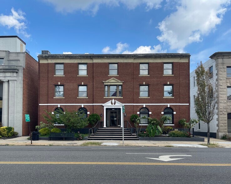 1539 Franklin Ave, Mineola, NY à vendre - Photo du bâtiment - Image 1 de 1