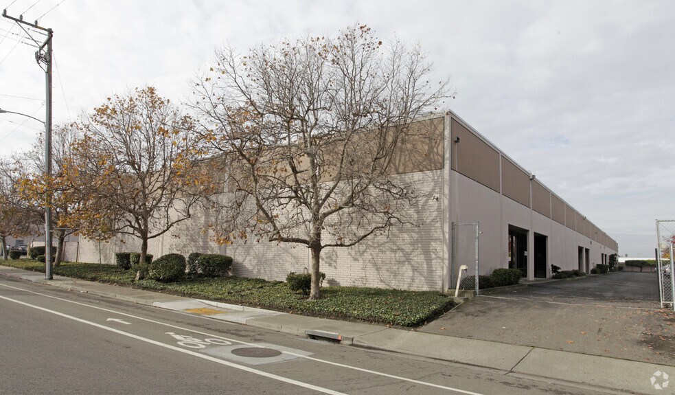 2100-2114 Adams Ave, San Leandro, CA à louer - Photo du bâtiment - Image 2 de 4