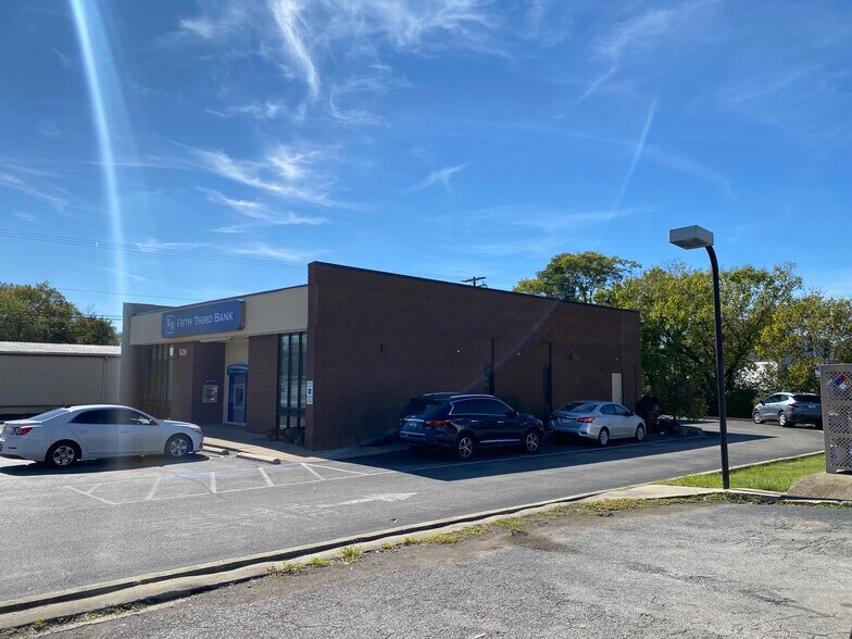 628 S College St, Harrodsburg, KY à vendre - Photo du bâtiment - Image 3 de 4