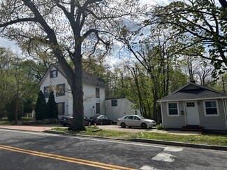 Plus de détails pour 44 1st Ave, Kings Park, NY - Multi-résidentiel à vendre