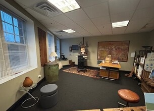 874 Green Bay Rd, Winnetka, IL for lease Interior Photo- Image 2 of 4