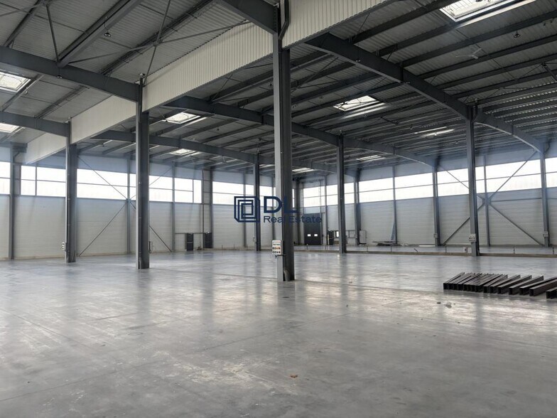 Industrial in Torcy for lease - Building Photo - Image 2 of 8