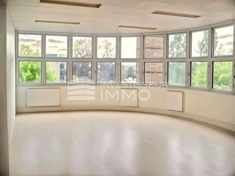 Bureau dans Lognes à louer - Photo intérieure - Image 2 de 4