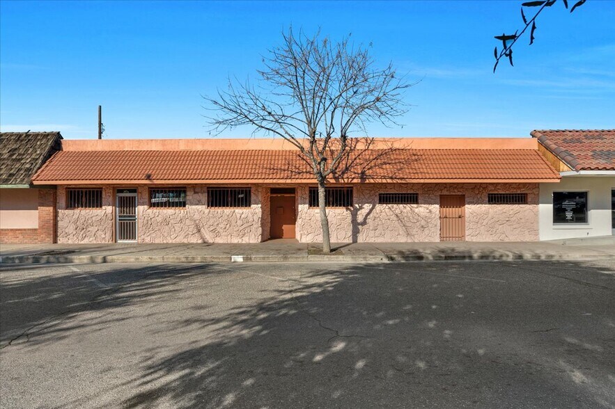 624 Park Blvd, Orange Cove, CA à vendre - Photo du bâtiment - Image 2 de 36