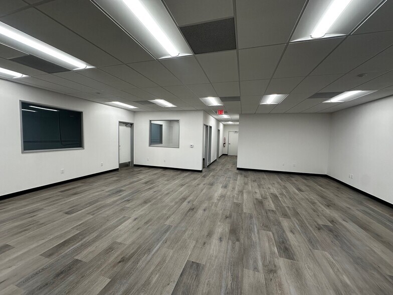 15610-15630 S Figueroa St, Gardena, CA à louer - Photo du bâtiment - Image 3 de 32