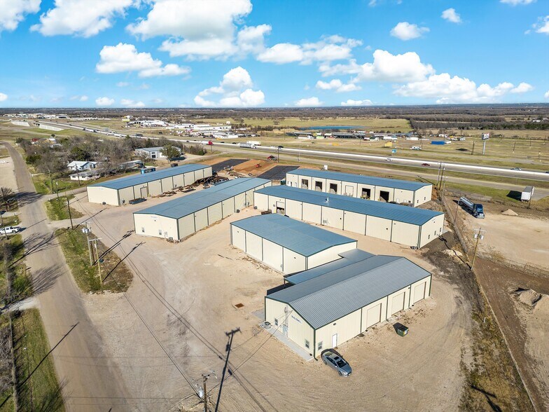 5340 Old Dallas Rd, Elm Mott, TX à louer - Photo du bâtiment - Image 2 de 7