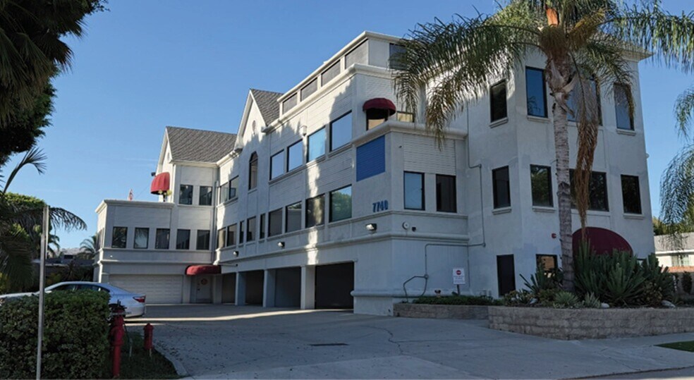 7740 Painter Ave, Whittier, CA à vendre - Photo du bâtiment - Image 2 de 4