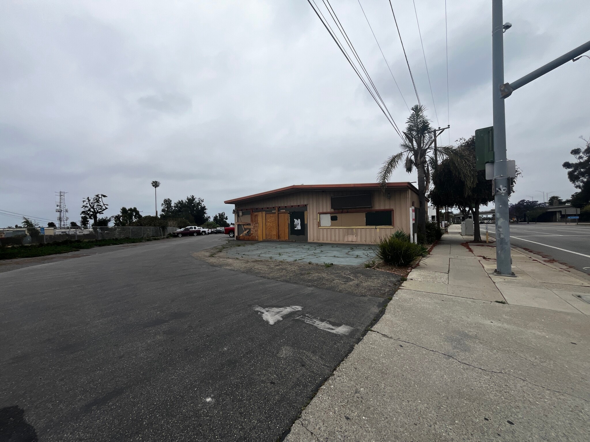 3860 E Main St, Ventura, CA for lease Interior Photo- Image 1 of 2