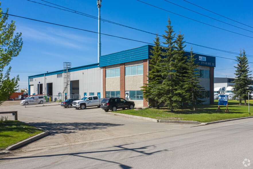 5711 80th Ave SE, Calgary, AB for lease - Primary Photo - Image 1 of 3