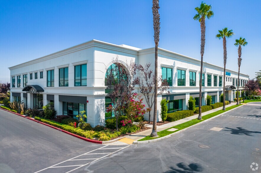 481-495 El Camino Real, Santa Clara, CA à louer - Photo du bâtiment - Image 2 de 9