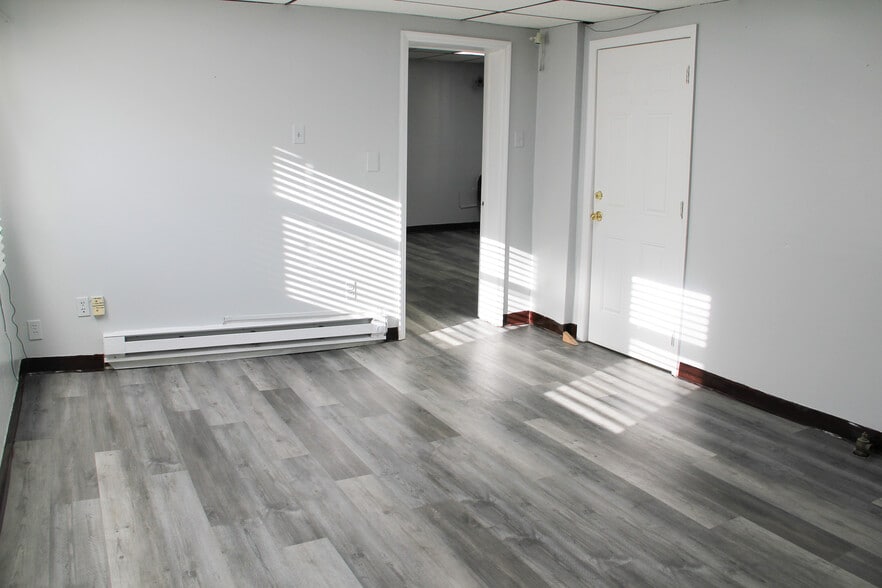 599 Bloomfield Ave, Bloomfield, NJ à louer - Photo du bâtiment - Image 3 de 8