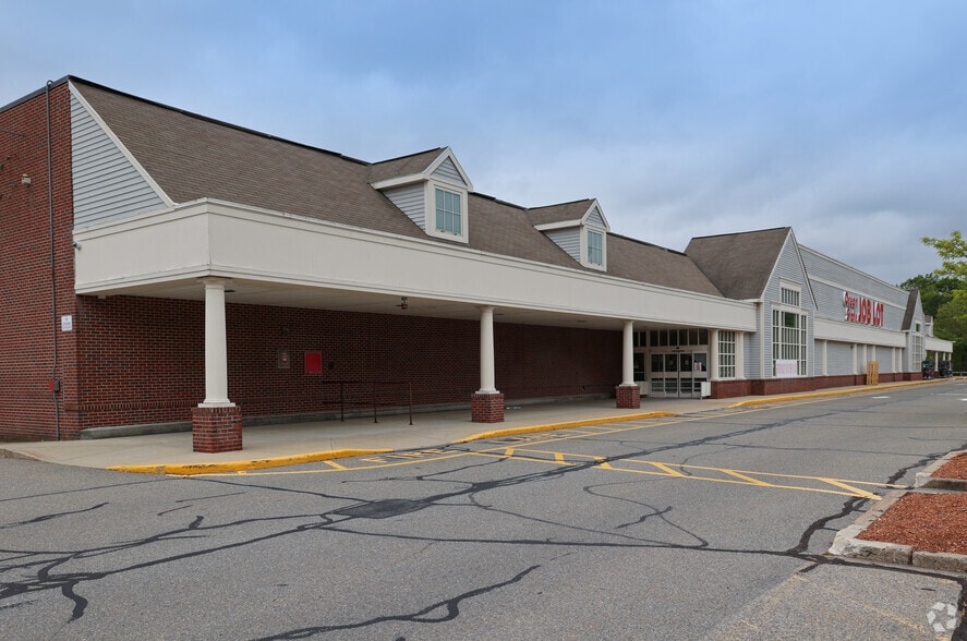 97 Main St, North Reading, MA à vendre - Photo du bâtiment - Image 2 de 5