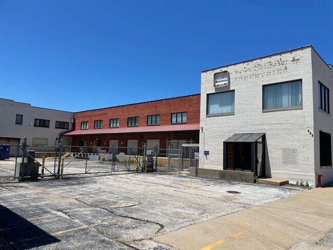 Plus de détails pour 423 N Campbell Ave, Springfield, MO - Industriel à vendre