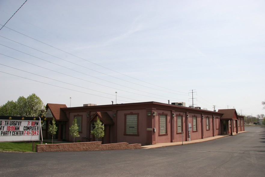 4925 State Rd, Cleveland, OH for lease - Building Photo - Image 1 of 19