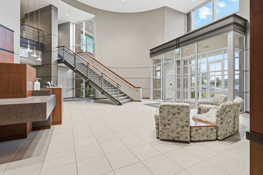 8710 Earhart Ln Sw, Cedar Rapids, IA for lease - Interior Photo - Image 3 of 21