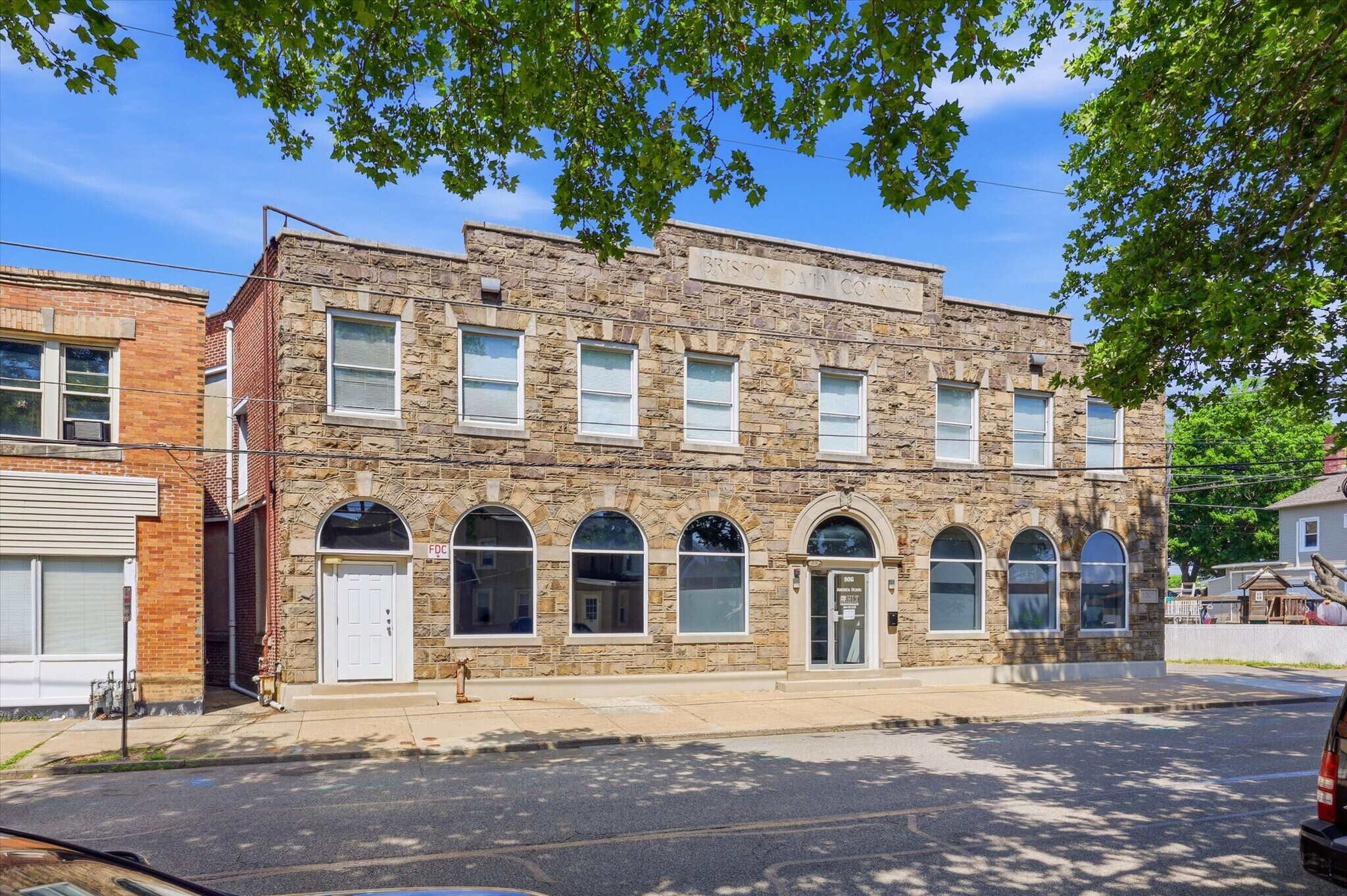 806 Beaver St, Bristol, PA à vendre Photo du bâtiment- Image 1 de 26