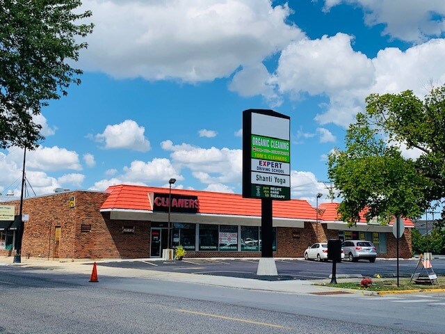 7642-7650 W Touhy Ave, Chicago, IL à louer - Photo principale - Image 2 de 21