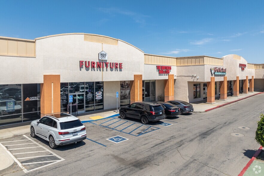 82126-82128 US Highway 111, Indio, CA à vendre - Photo du bâtiment - Image 3 de 7