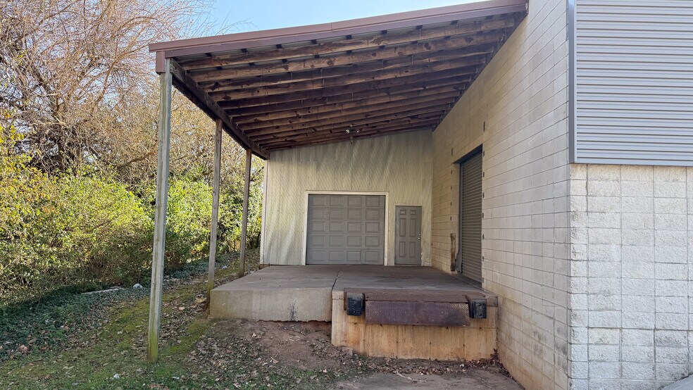 310 S Union Ave, Springfield, MO à louer - Photo du bâtiment - Image 3 de 11