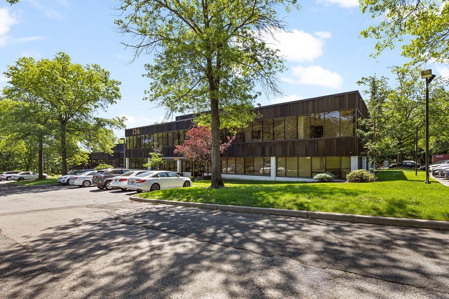 136 Summit Ave, Montvale, NJ for lease - Building Photo - Image 1 of 23