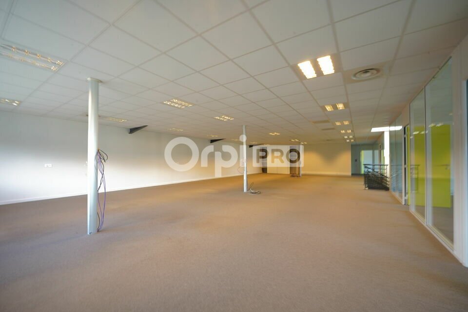 180 Allée Des Tropiques, Marcilly-d'Azergues for lease Interior Photo- Image 1 of 13