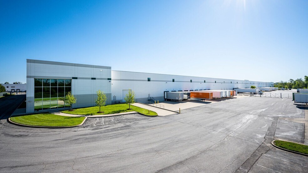 3720 Langley Dr, Hebron, KY à louer - Photo du bâtiment - Image 2 de 4