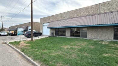 52 129 Av NW, Edmonton, AB à louer Photo intérieure- Image 2 de 13