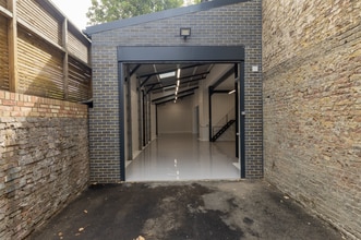 831-855 Brayards Rd, London for lease Building Photo- Image 2 of 5